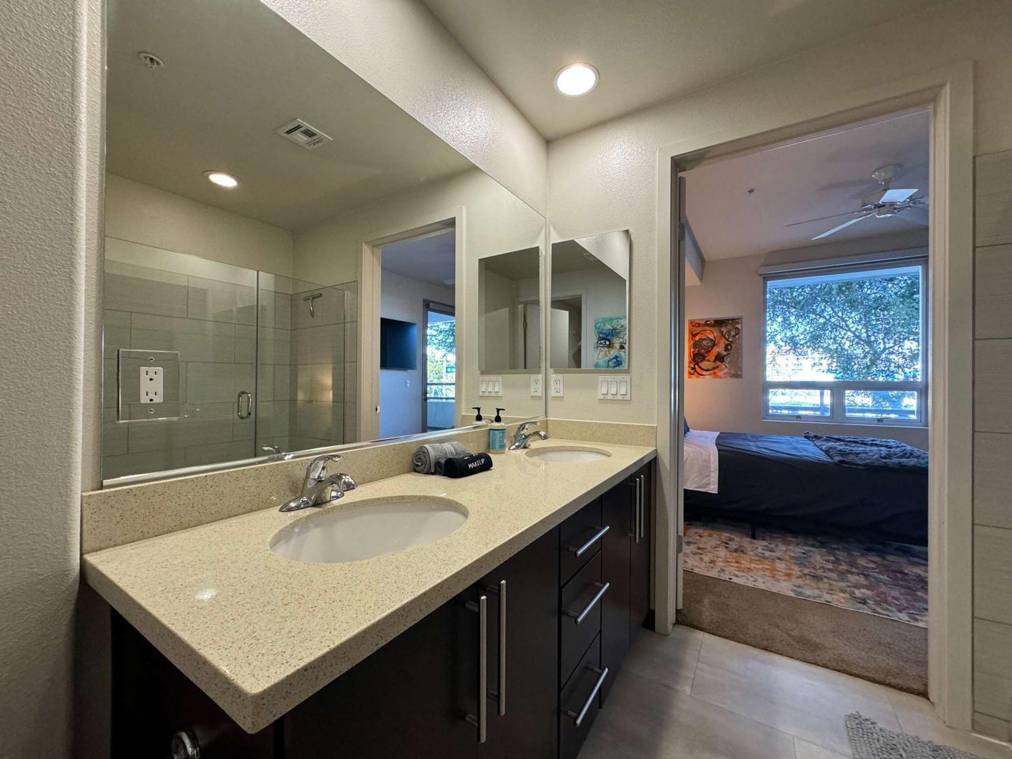 2br Weho Mid Century Lux Apartment