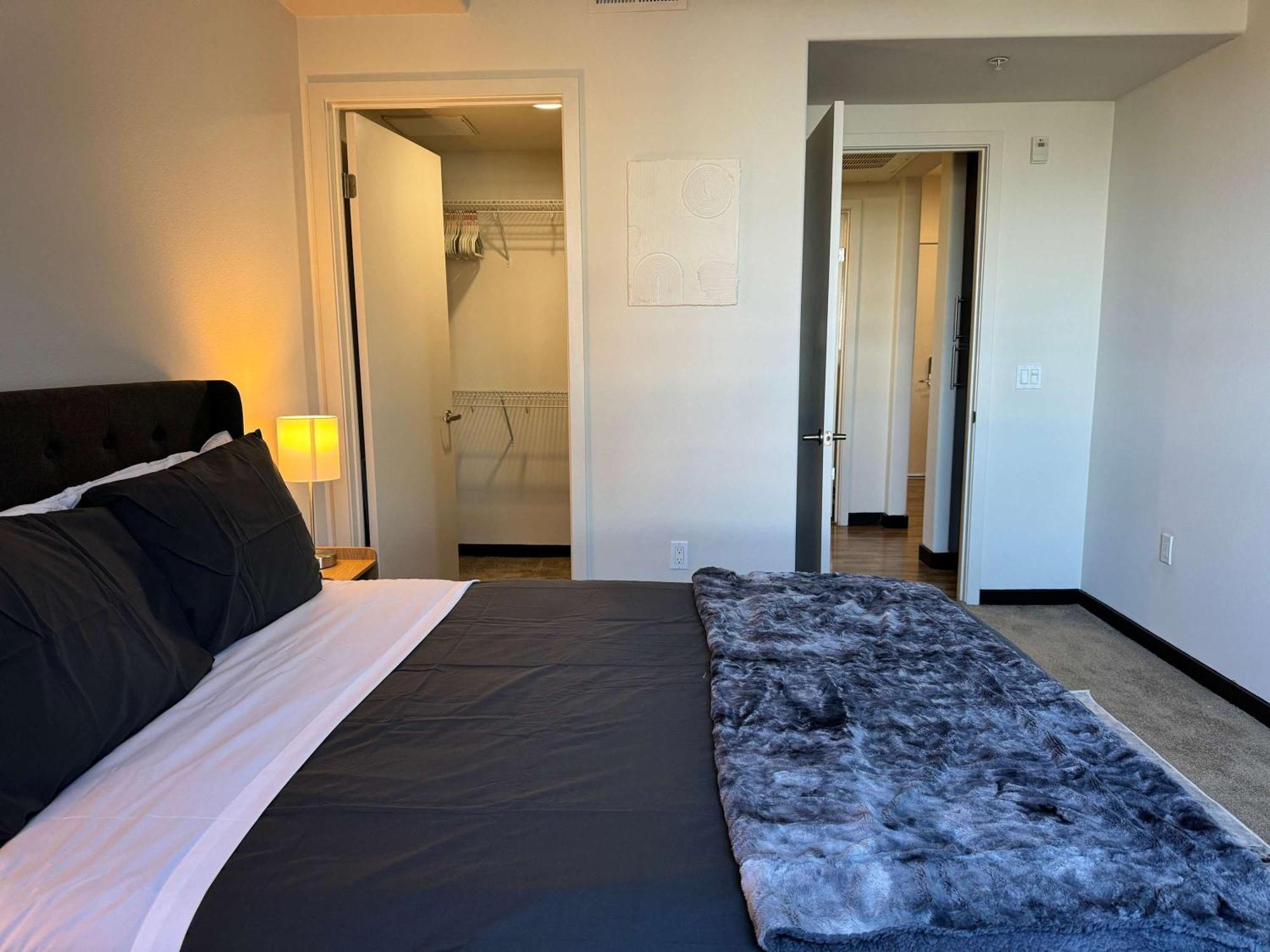 2br Weho Mid Century Lux *